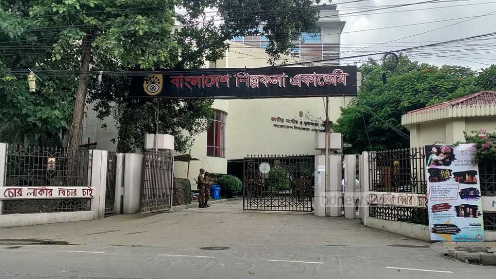 ৪ মে সোমবারের মঞ্চ নাটকের আয়োজন