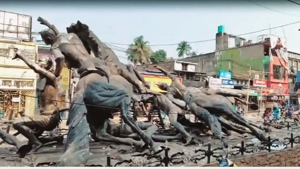 বনগাঁয় ভাঙা হলো নীল বিদ্রোহ-র ভাস্কর্য