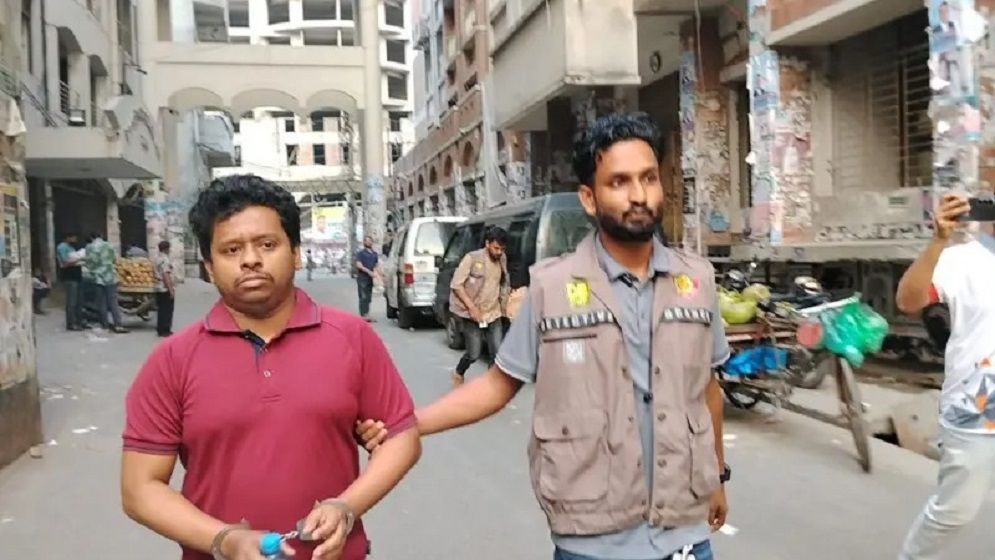 ২ মাসে গ্রেপ্তার ৮: ভিন্নমত দমন কী চলবেই?