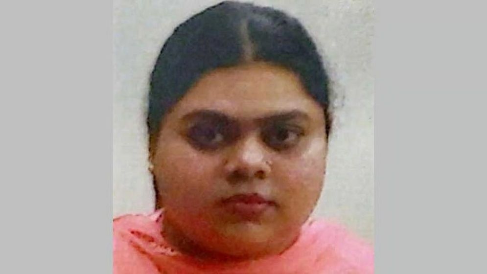 বড় বোনের বদলে কারাগারে ছোট বোন!