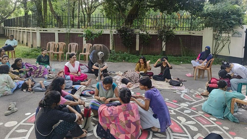 আবার জ্বলছে জাহাঙ্গীরনগর