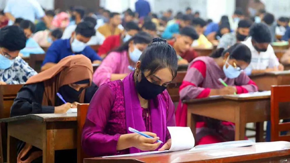জরুরি কোনটা - বিশ্ববিদ্যালয়, নাকি হারিয়ে যাওয়া শিশু ফিরিয়ে আনা!
