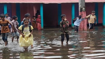 বৃষ্টি নামলেই থমকে যায় শিক্ষা