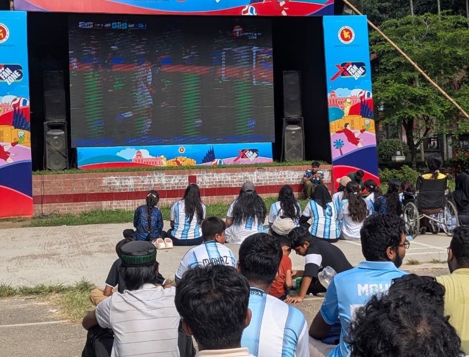 ঢাকা বিশ্ববিদ্যালয়ে নারী হেনস্তার প্রতিবাদ