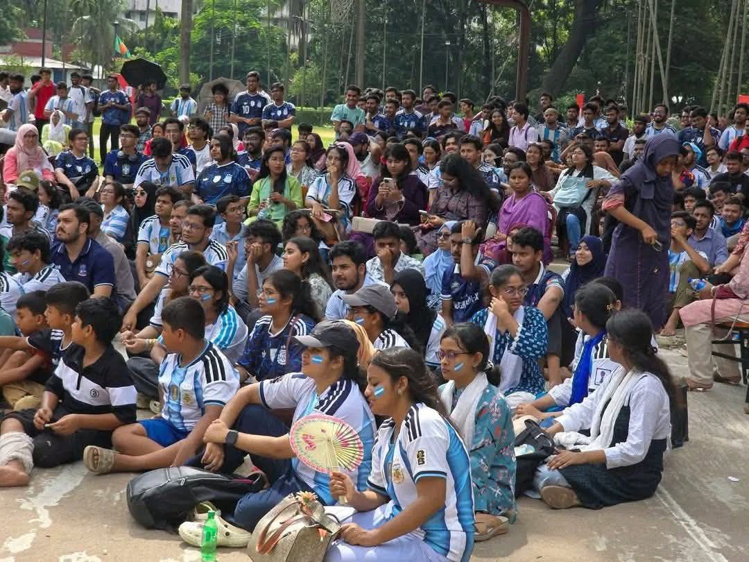 ঢাকা বিশ্ববিদ্যালয়ে নারী হেনস্তার প্রতিবাদ