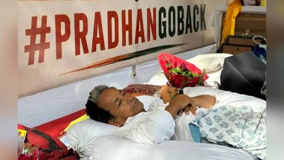 শিক্ষামন্ত্রীর পদত্যাগের দাবিতে অনশনে অসুস্থ সোনম ওয়াংচুক, পাশে দাঁড়ানোর আহ্বান ওমি বৈদ্যের