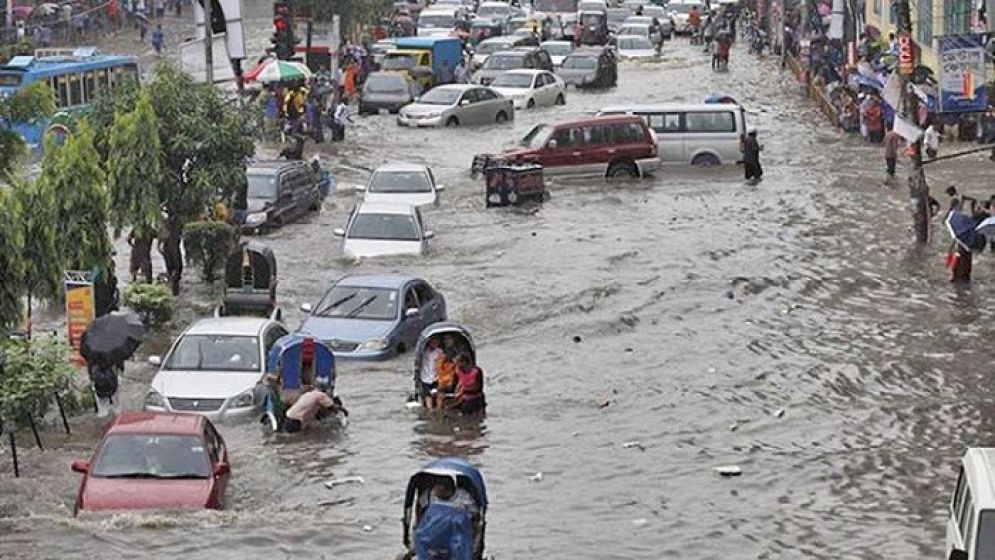 জলজটে ভজঘট পাকানো দুই শহরের গল্প