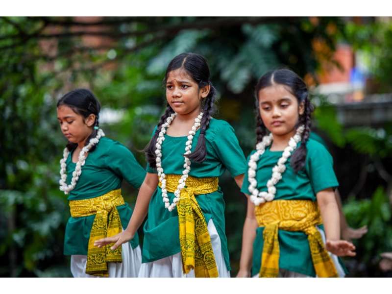 ঢাকা বিশ্ববিদ্যালয়ের চারুকলার বকুলতলায় বর্ষা উদযাপনে ‘ঘনঘটা-২’