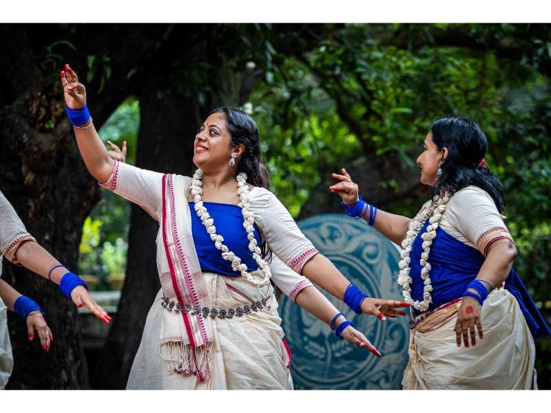 ঢাকা বিশ্ববিদ্যালয়ের চারুকলার বকুলতলায় বর্ষা উদযাপনে ‘ঘনঘটা-২’