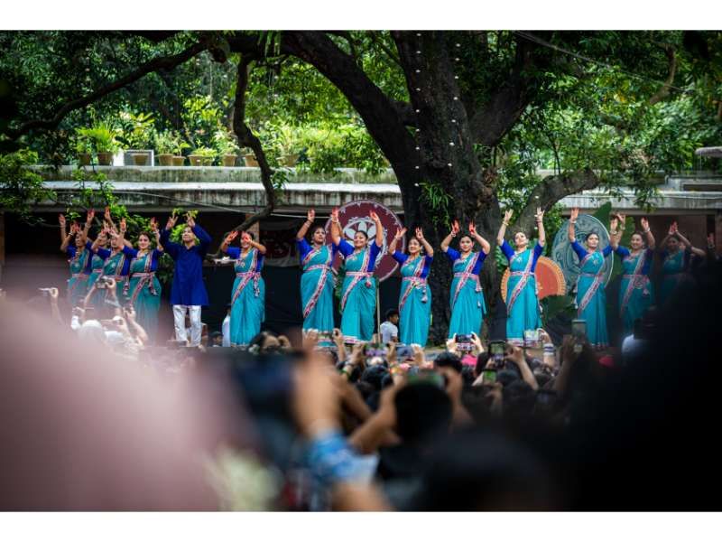 ঢাকা বিশ্ববিদ্যালয়ের চারুকলার বকুলতলায় বর্ষা উদযাপনে ‘ঘনঘটা-২’