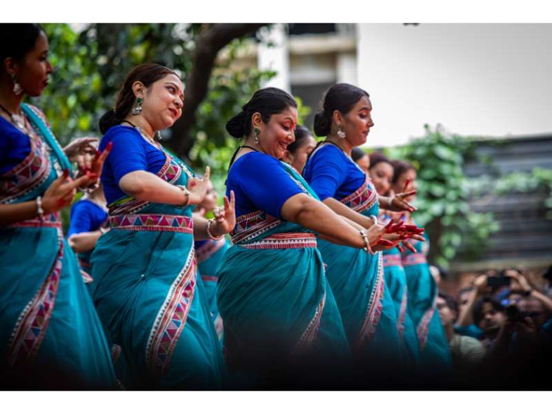 ঢাকা বিশ্ববিদ্যালয়ের চারুকলার বকুলতলায় বর্ষা উদযাপনে ‘ঘনঘটা-২’
