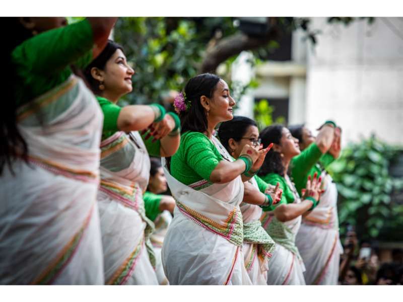 ঢাকা বিশ্ববিদ্যালয়ের চারুকলার বকুলতলায় বর্ষা উদযাপনে ‘ঘনঘটা-২’