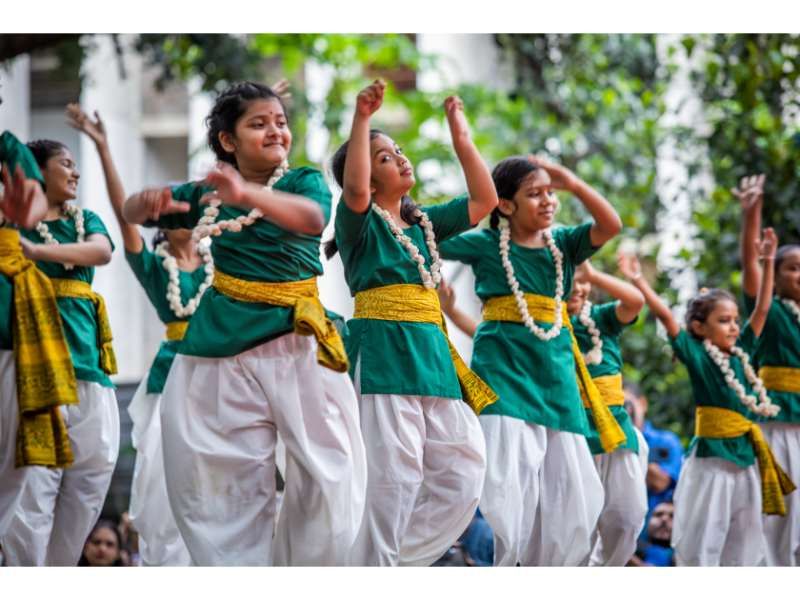 ঢাকা বিশ্ববিদ্যালয়ের চারুকলার বকুলতলায় বর্ষা উদযাপনে ‘ঘনঘটা-২’