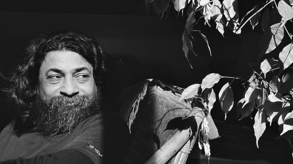 পেছন ফিরে তাকাতে ভয়