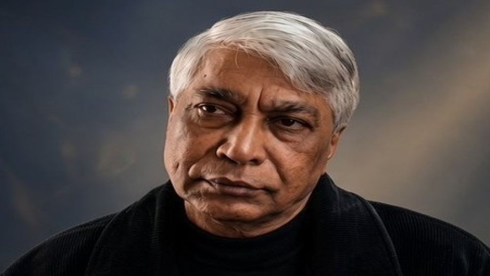 স্মৃতির নকশী কাঁথা বুনে রেখে, মানুষ চলে যায়
