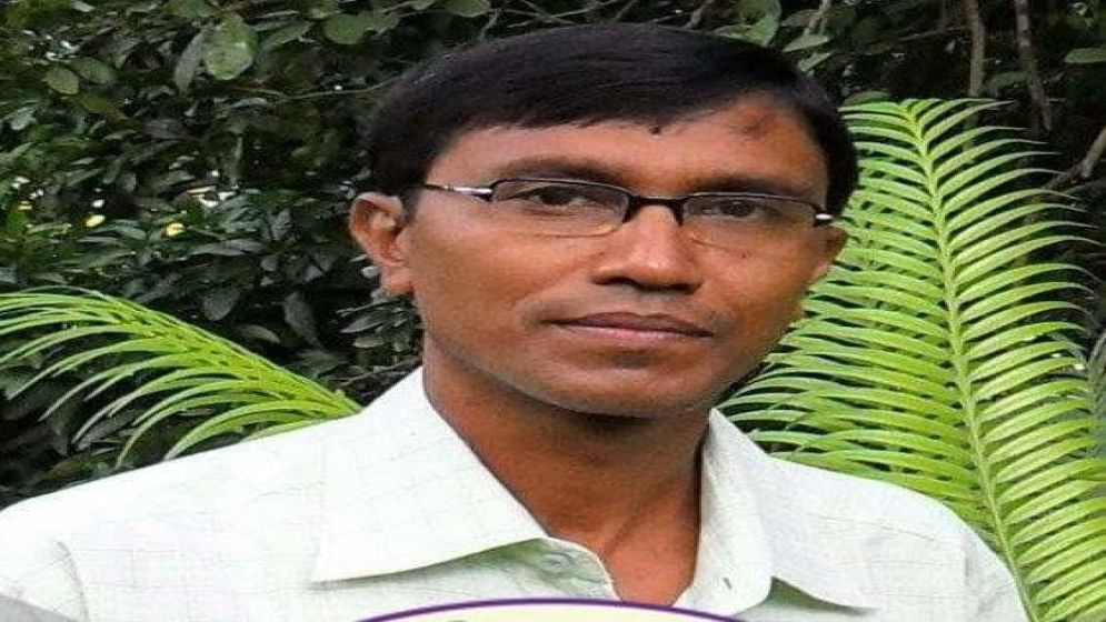 সংগ্রাহক আসলাম হোসেন মৃধা ও তাঁর ‘প্রতিধ্বনি শিক্ষা কেন্দ্র’